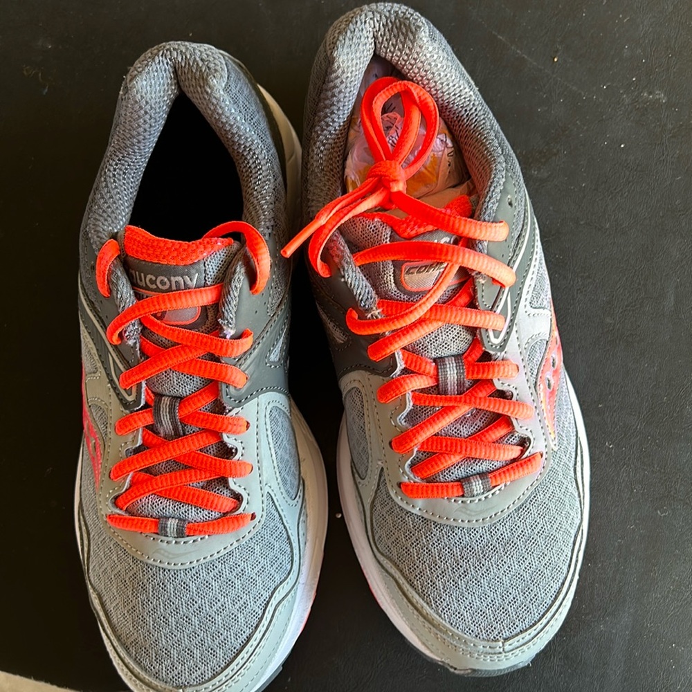 Women’s size 7 1/2 gray white and orange Saucony
